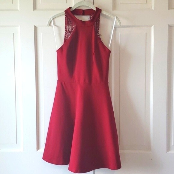NWT LULUS CRANBERRY RED HALTER DRESS LACE FIT FLARE SIZE SMALL HOLIDAY COCKTAIL - Picture 1 of 12